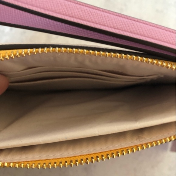 Kate Spade Medium L Zip Wristlet Lucy Bicolor Saffian Berry - Picture 10 of 13